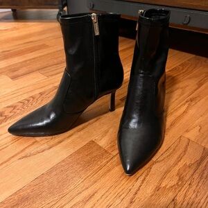 Jessica Simpson Black Pointed Toe Leather Ankle Booties with Gold Zip